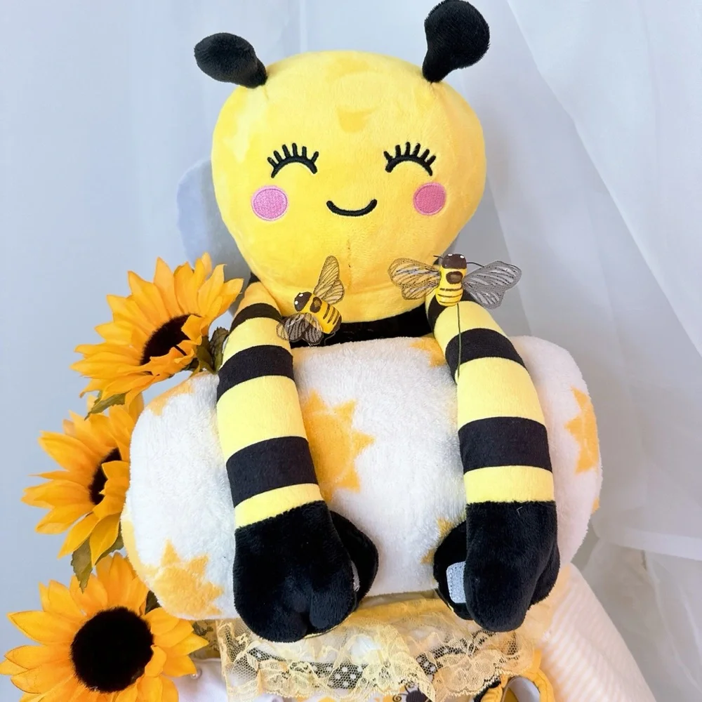 Bee Diaper Cake? Baby Shower Gift